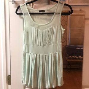 Mint green top!